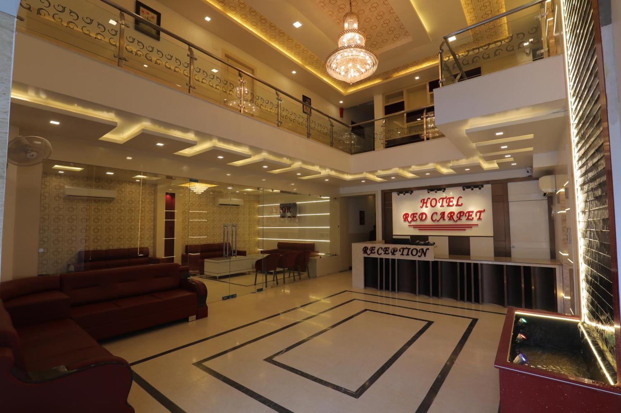 Hotel Red Carpet Tājganj 外观 照片