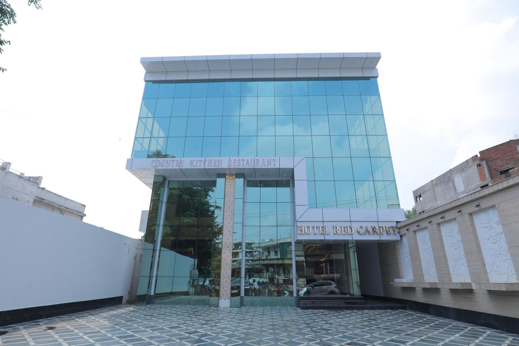 Hotel Red Carpet Tājganj 外观 照片