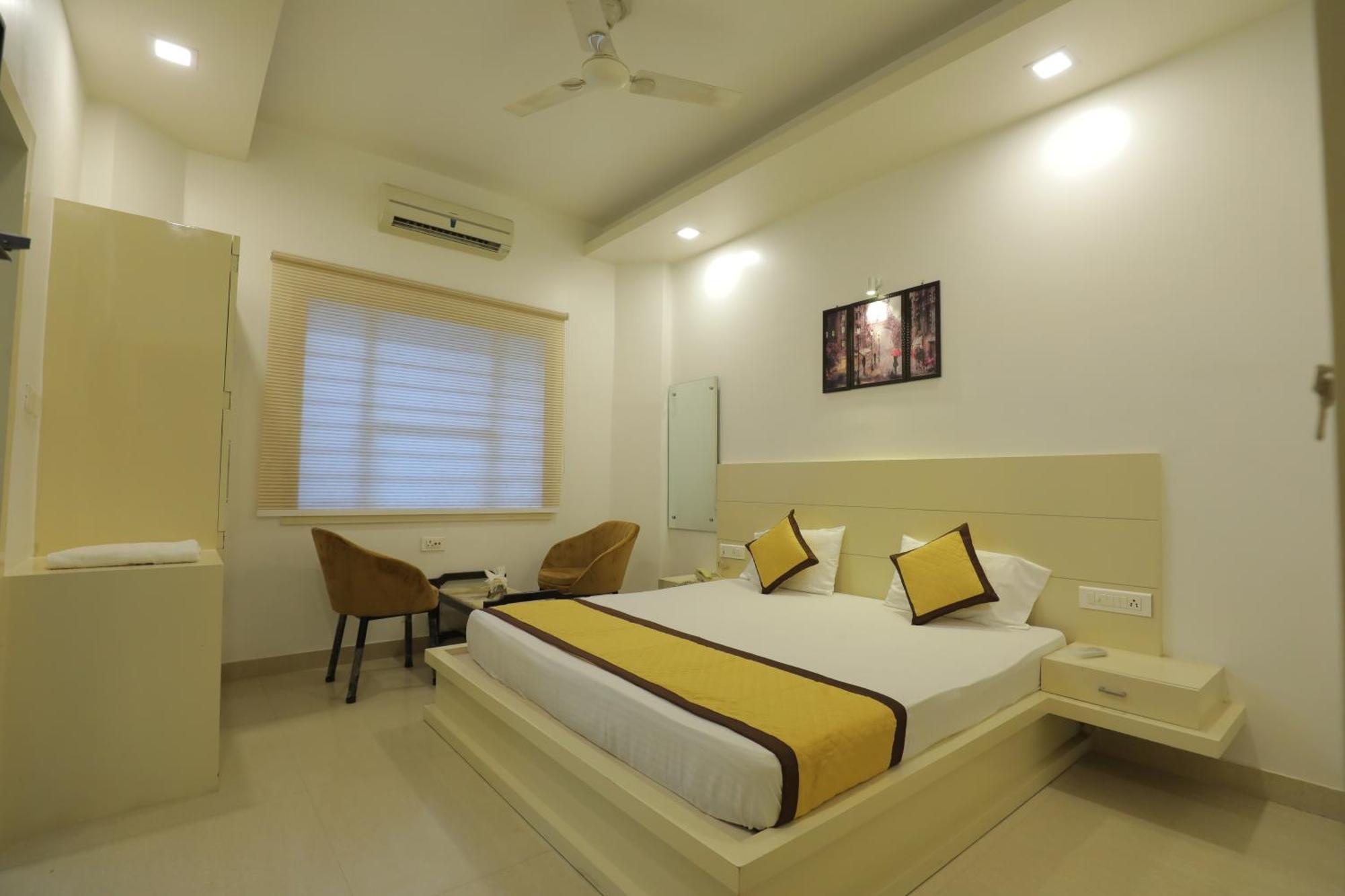 Hotel Red Carpet Tājganj 外观 照片