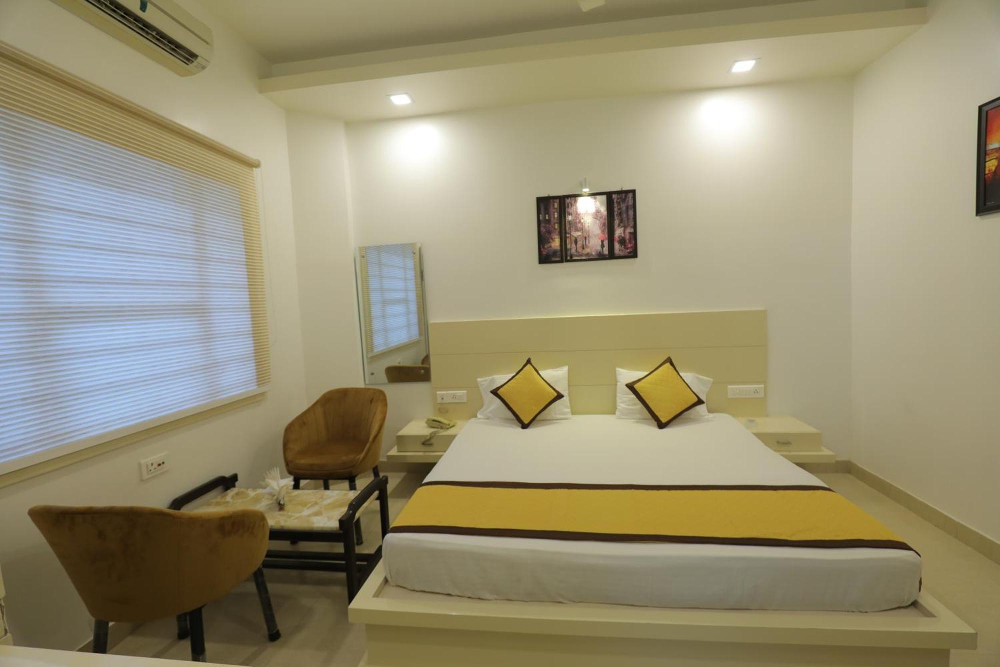 Hotel Red Carpet Tājganj 外观 照片