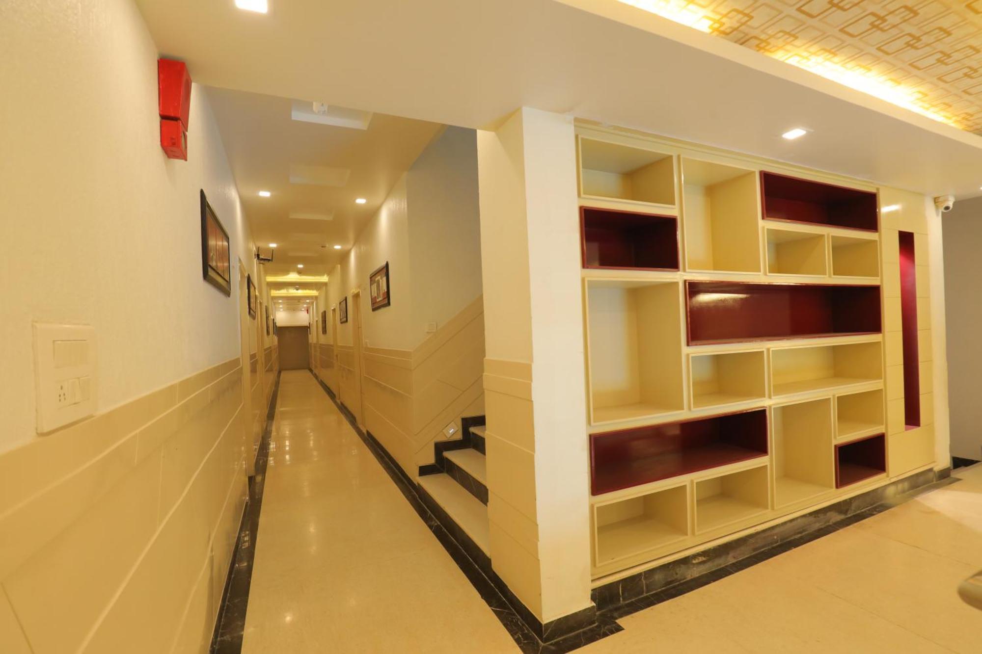 Hotel Red Carpet Tājganj 外观 照片